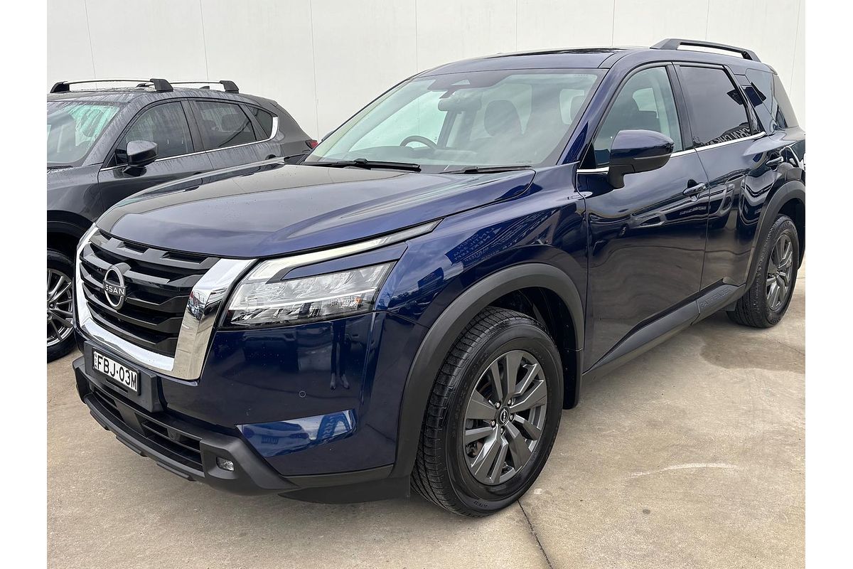 2022 Nissan Pathfinder ST-L R53