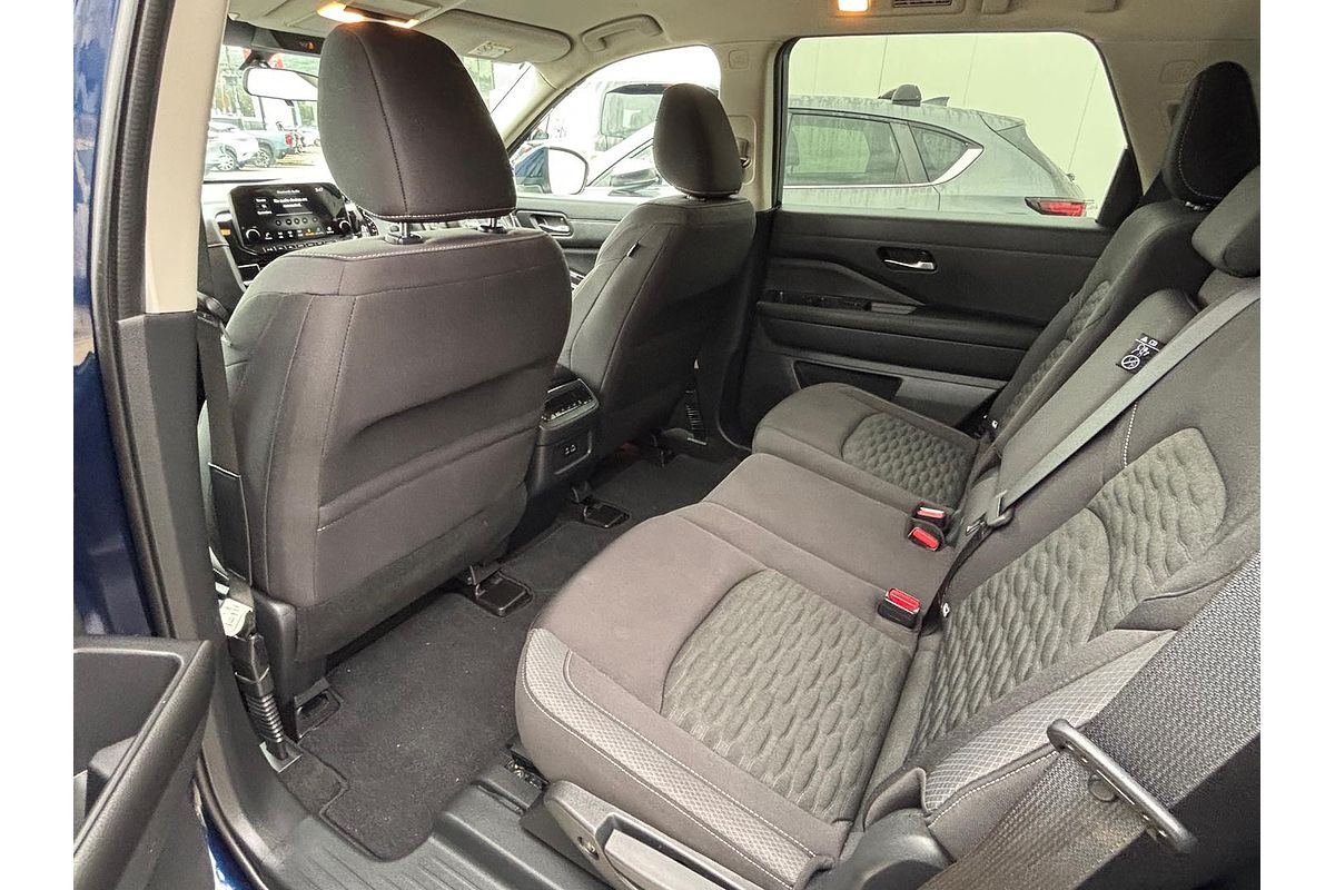 2022 Nissan Pathfinder ST-L R53