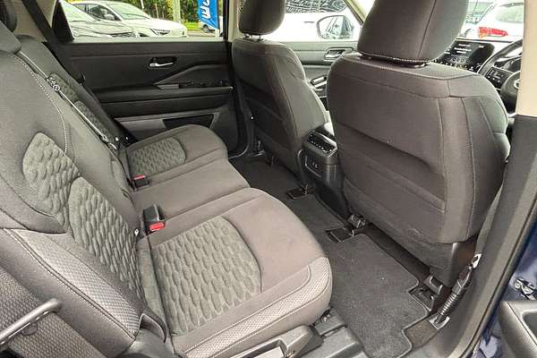 2022 Nissan Pathfinder ST-L R53