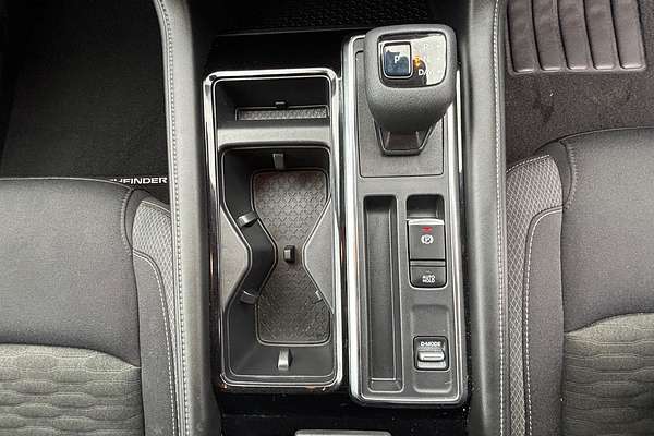 2022 Nissan Pathfinder ST-L R53