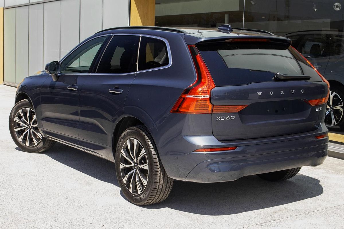 2024 Volvo XC60 Plus B5