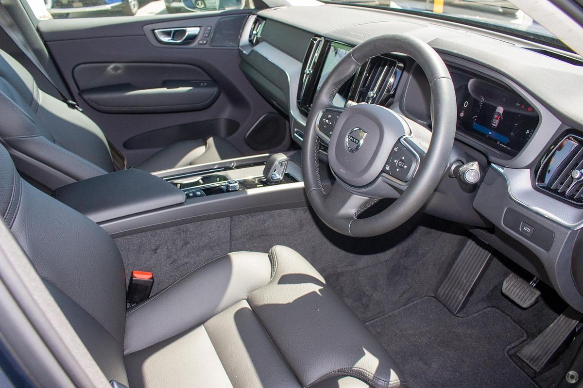 2024 Volvo XC60 Plus B5