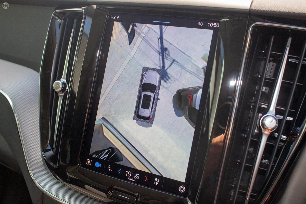 2024 Volvo XC60 Plus B5