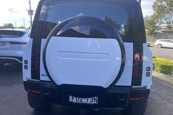 2025 Land Rover Defender 110 D350 X-Dynamic SE L663