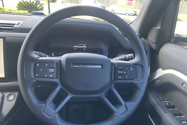 2025 Land Rover Defender 110 D350 X-Dynamic SE L663