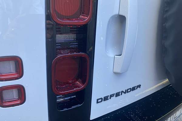 2025 Land Rover Defender 110 D350 X-Dynamic SE L663