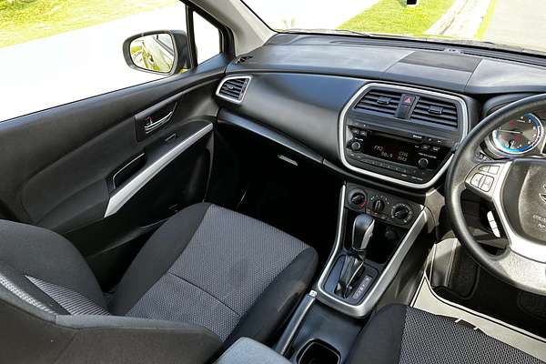 2014 Suzuki S-Cross GL JY