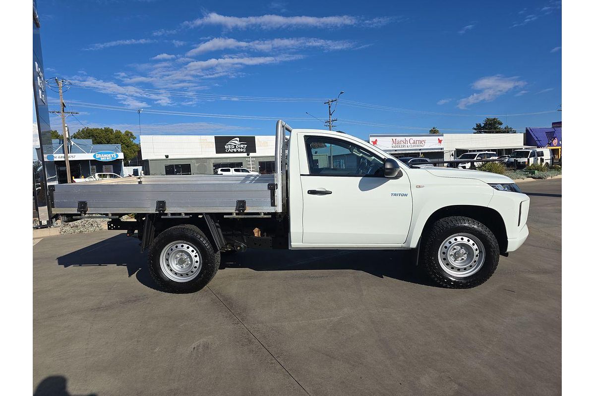 2021 Mitsubishi Triton GLX MR 4X4