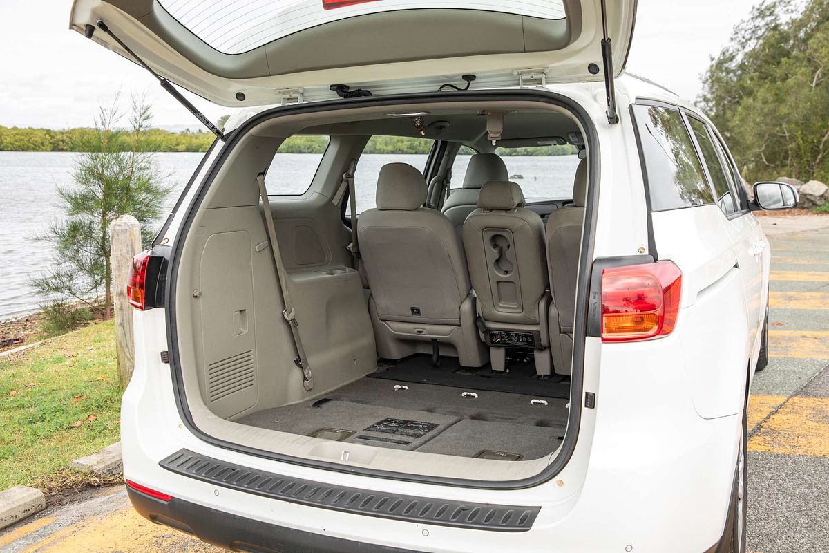 2020 Kia Carnival S YP