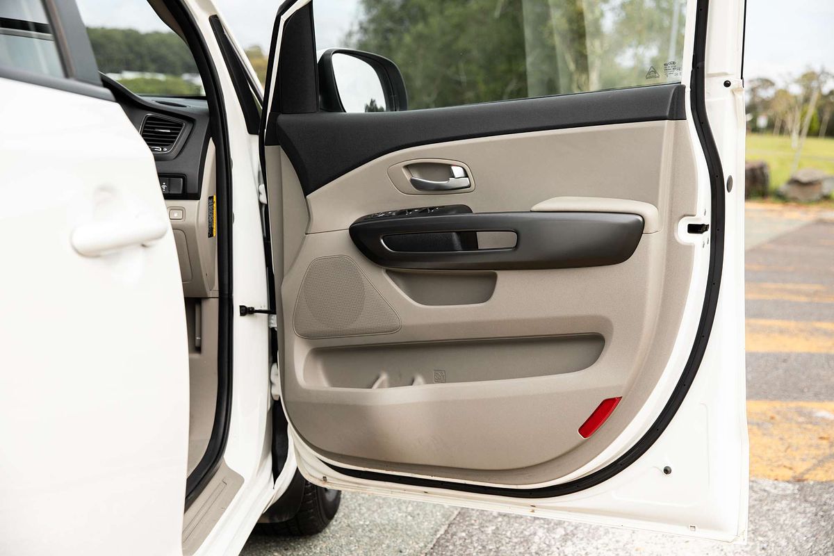 2020 Kia Carnival S YP