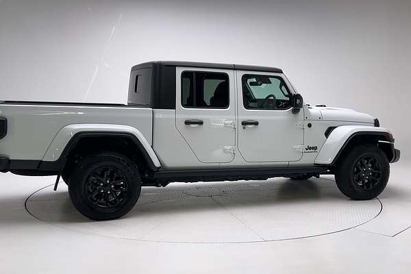 2022 Jeep Gladiator Night Eagle JT All Wheel Drive