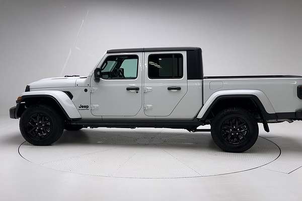 2022 Jeep Gladiator Night Eagle JT All Wheel Drive
