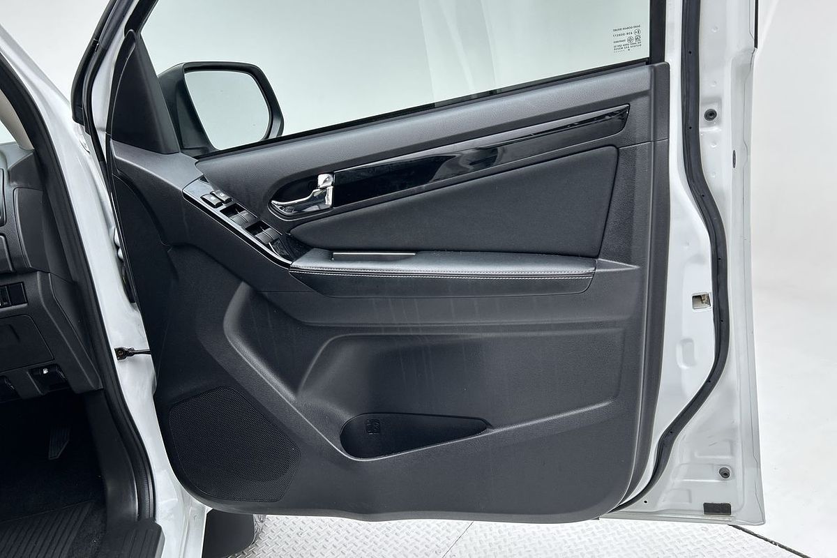 2020 Isuzu MU-X LS-M