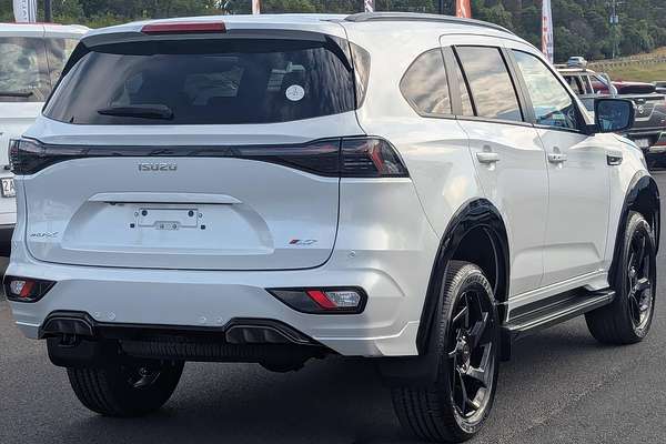 2025 Isuzu MU-X X-TERRAIN