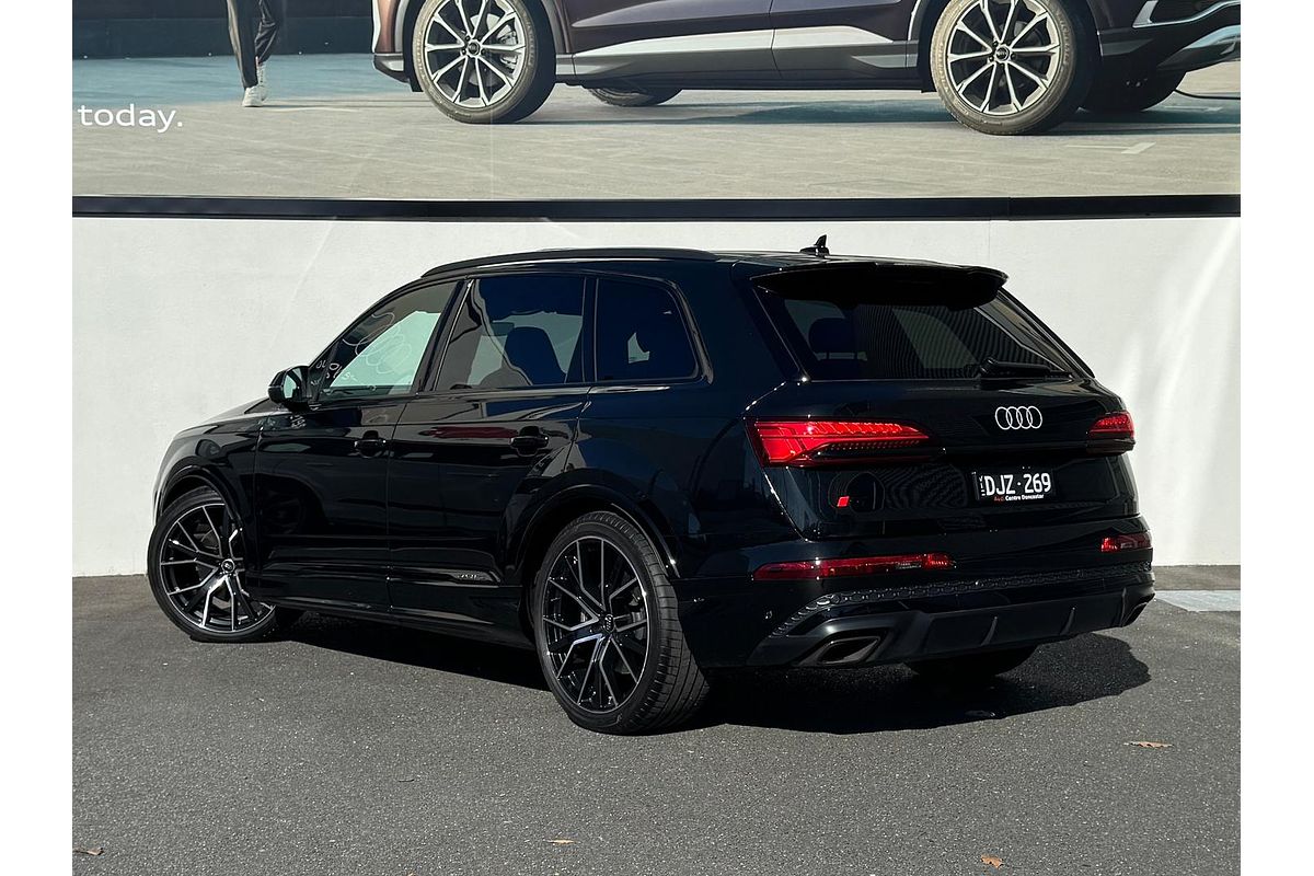 2024 Audi Q7 55 TFSI S line 4M