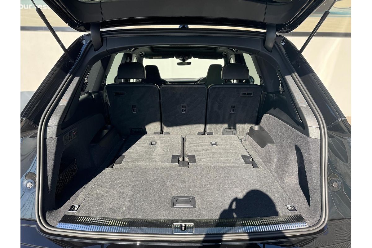 2024 Audi Q7 55 TFSI S line 4M