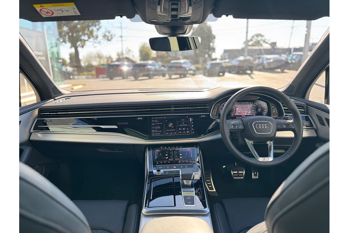 2024 Audi Q7 55 TFSI S line 4M