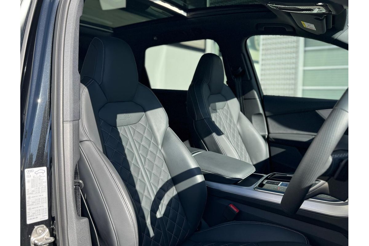 2024 Audi Q7 55 TFSI S line 4M