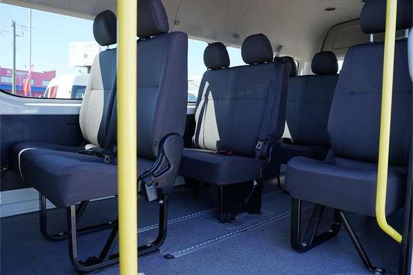 2015 Toyota Hiace Commuter KDH223R