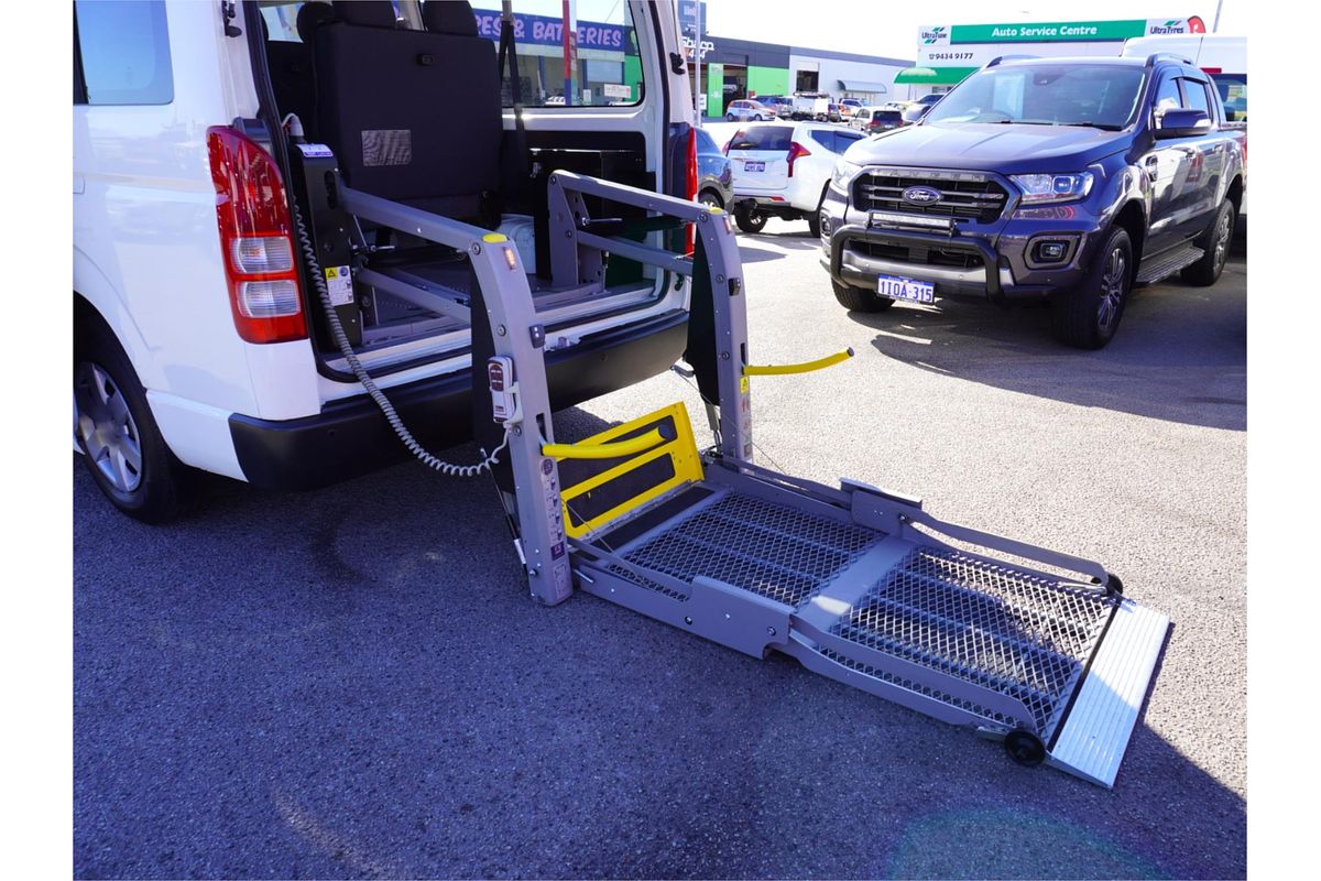 2015 Toyota Hiace Commuter KDH223R