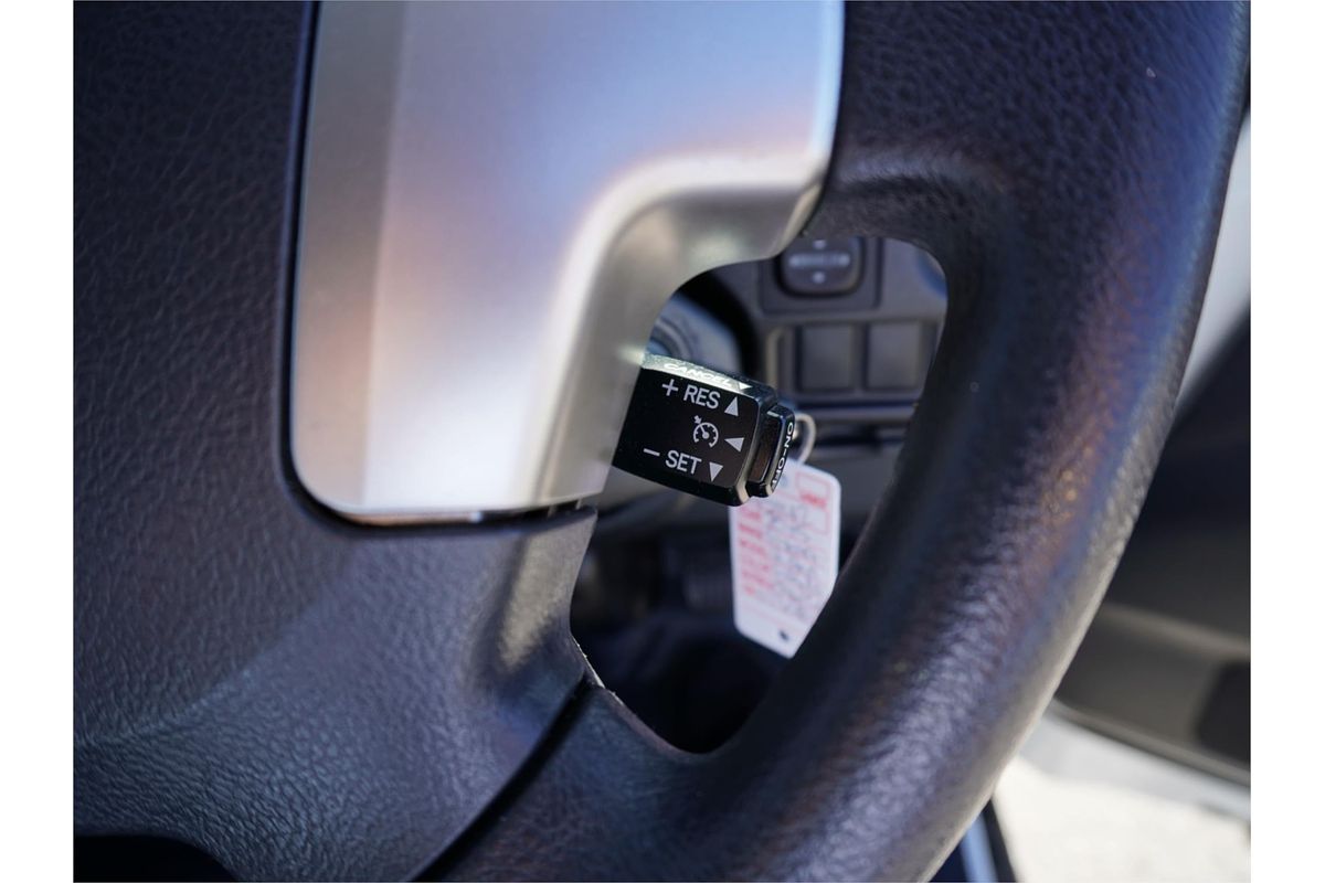 2015 Toyota Hiace Commuter KDH223R