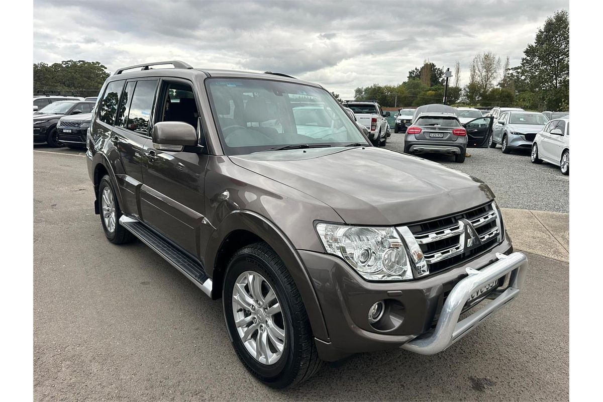 2014 Mitsubishi Pajero VR-X NW