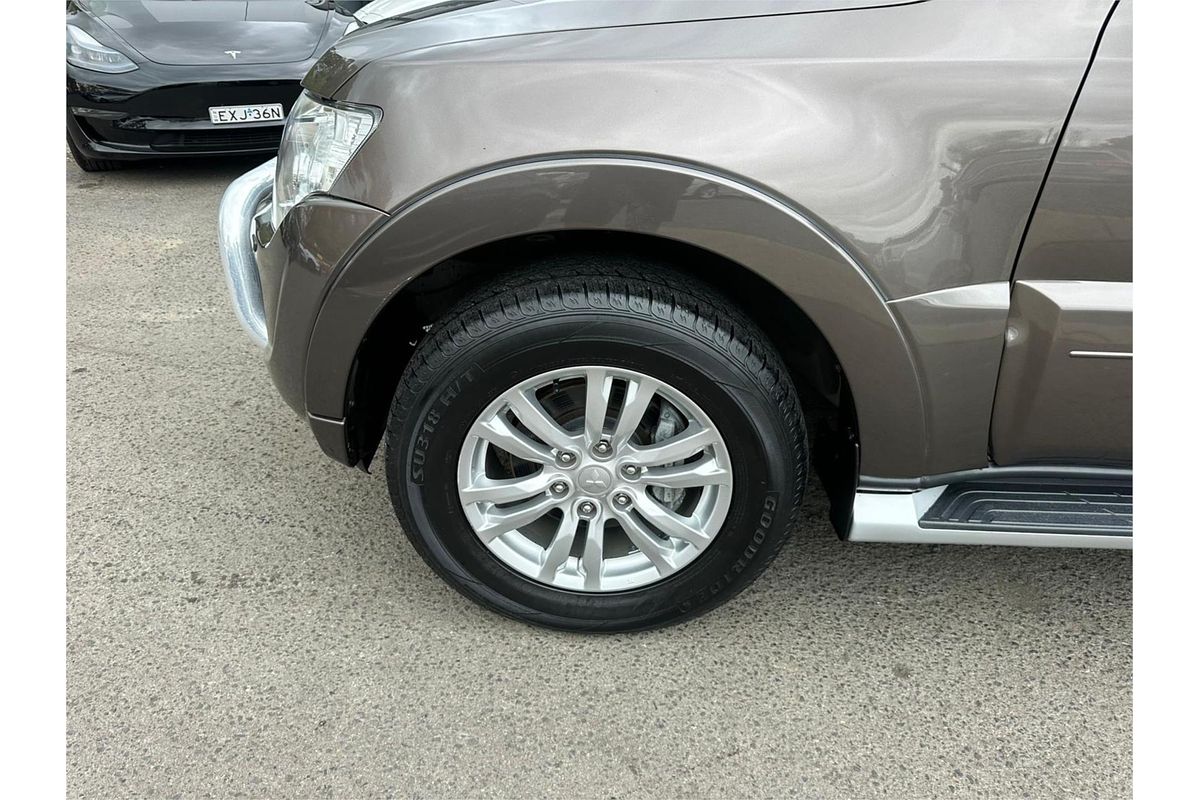 2014 Mitsubishi Pajero VR-X NW