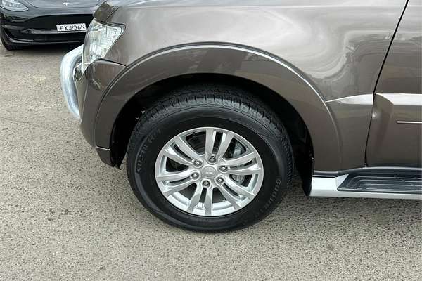 2014 Mitsubishi Pajero VR-X NW