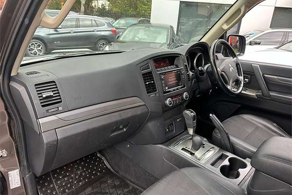 2014 Mitsubishi Pajero VR-X NW