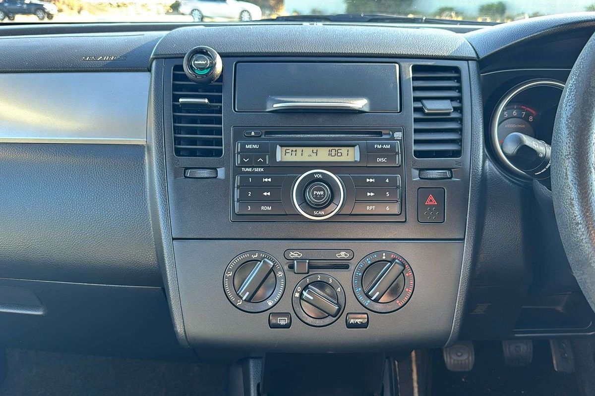 2009 Nissan Tiida ST C11