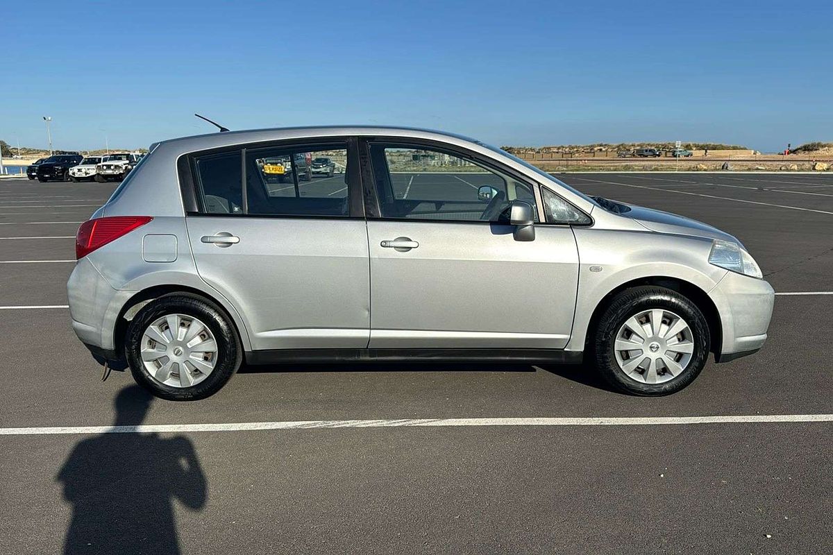 2009 Nissan Tiida ST C11