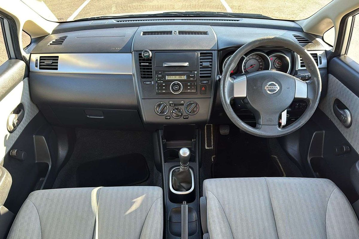 2009 Nissan Tiida ST C11