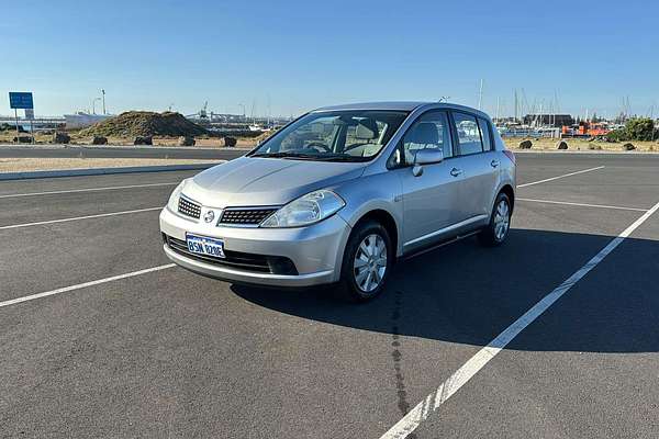 2009 Nissan Tiida ST C11