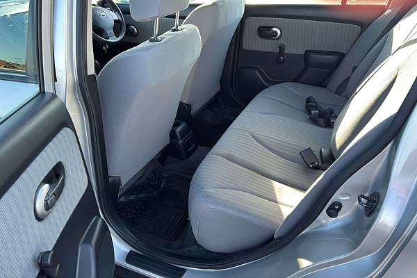 2009 Nissan Tiida ST C11