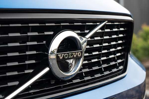 2020 Volvo XC40 T5 R-Design