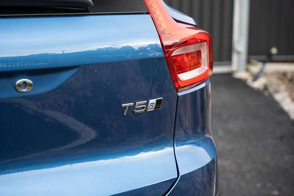 2020 Volvo XC40 T5 R-Design