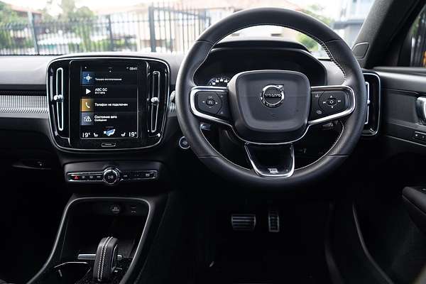 2020 Volvo XC40 T5 R-Design