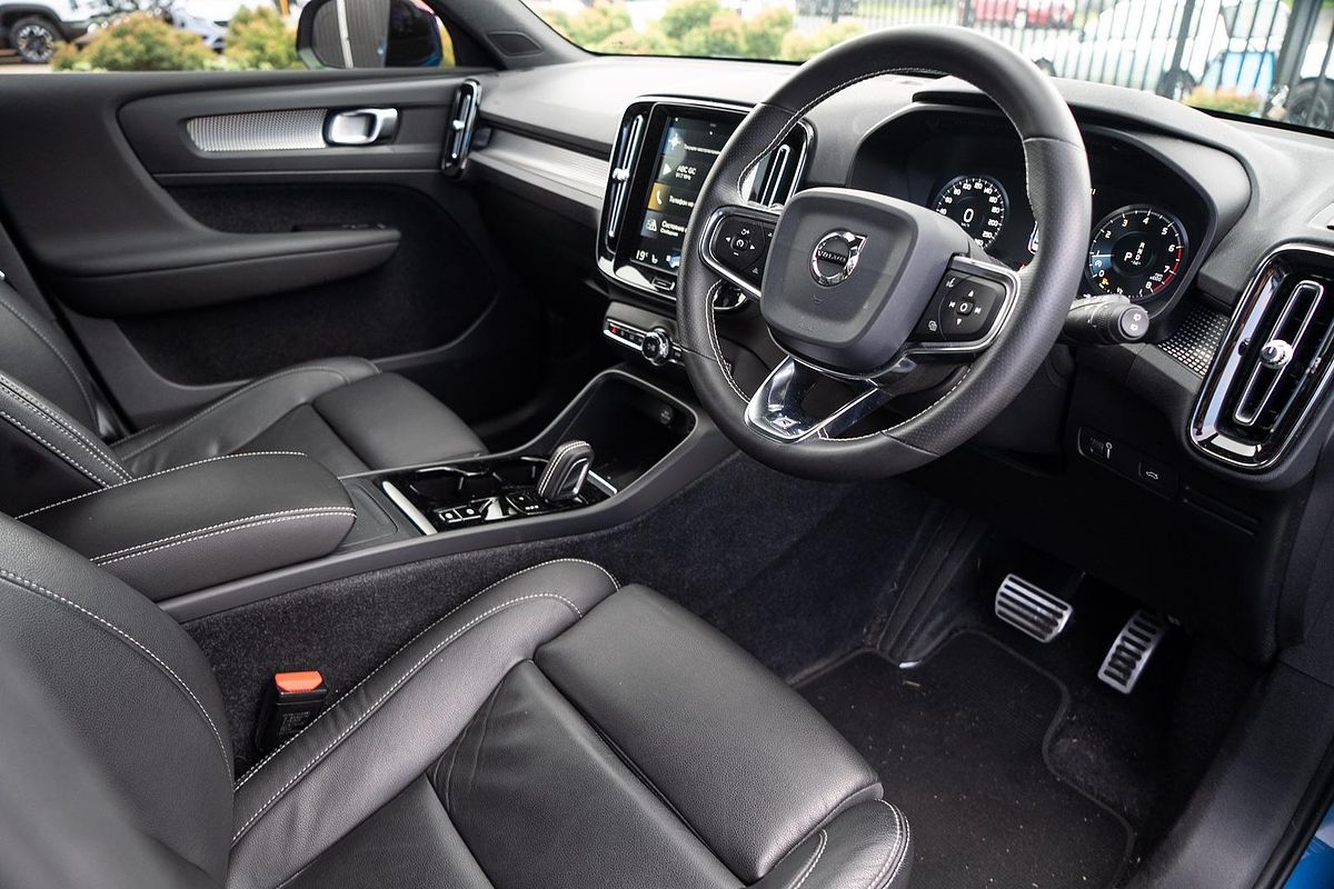 2020 Volvo XC40 T5 R-Design
