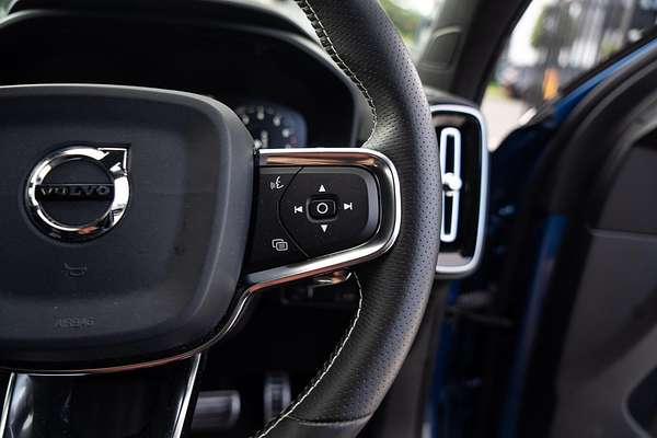 2020 Volvo XC40 T5 R-Design
