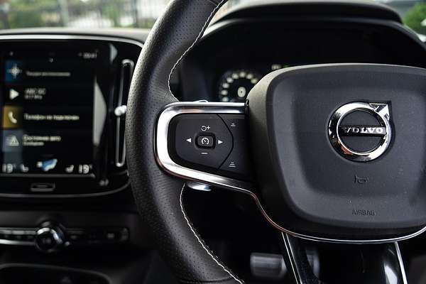 2020 Volvo XC40 T5 R-Design
