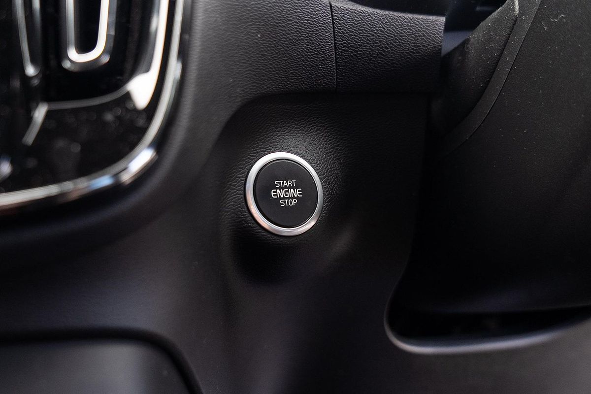 2020 Volvo XC40 T5 R-Design