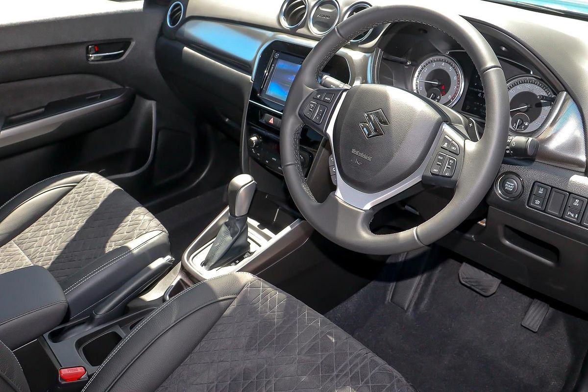 2024 Suzuki Vitara Turbo Shadow LY Series II