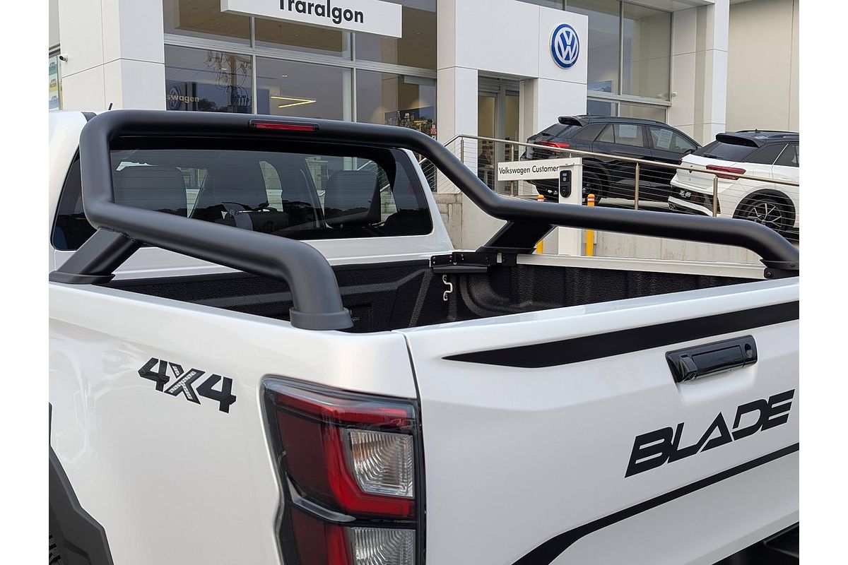 2025 Isuzu D-MAX BLADE 4X4
