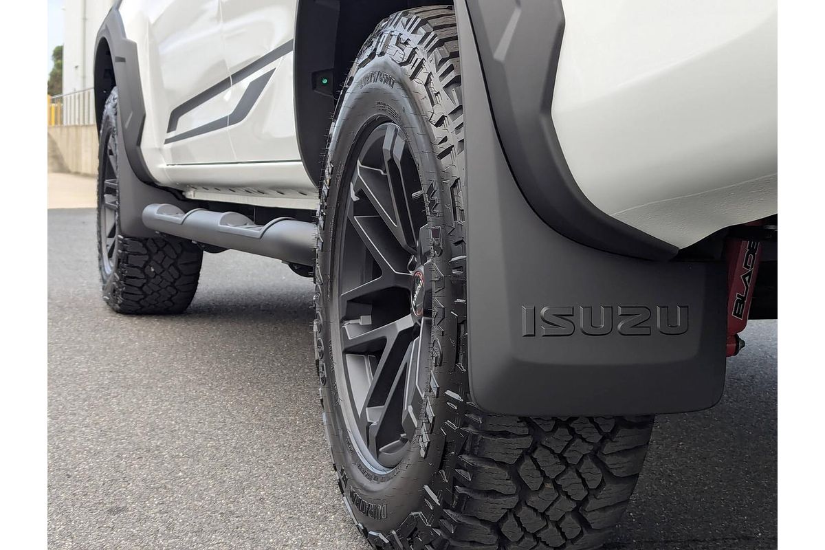 2025 Isuzu D-MAX BLADE 4X4
