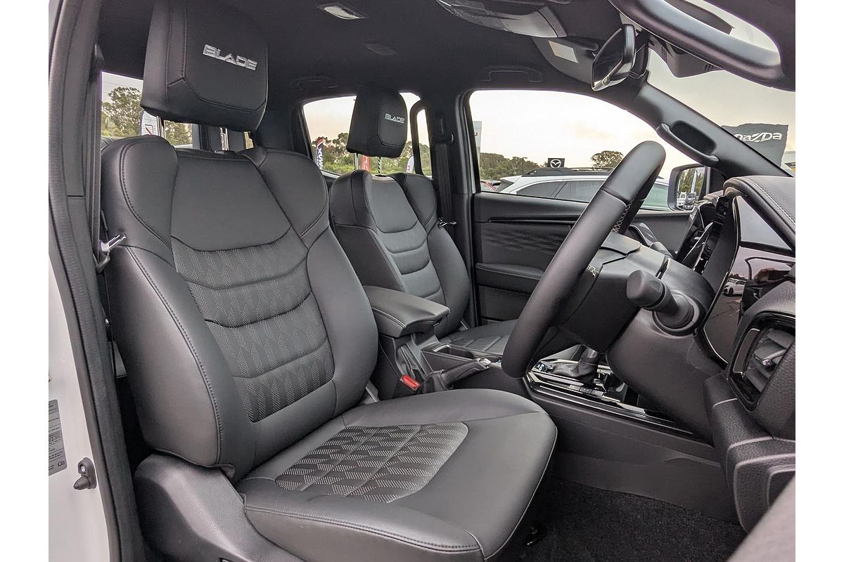 2025 Isuzu D-MAX BLADE 4X4