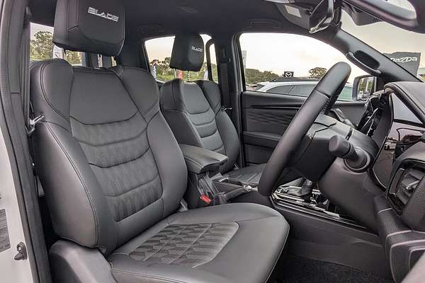 2025 Isuzu D-MAX BLADE 4X4