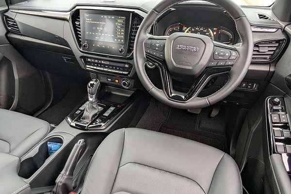 2025 Isuzu D-MAX BLADE 4X4