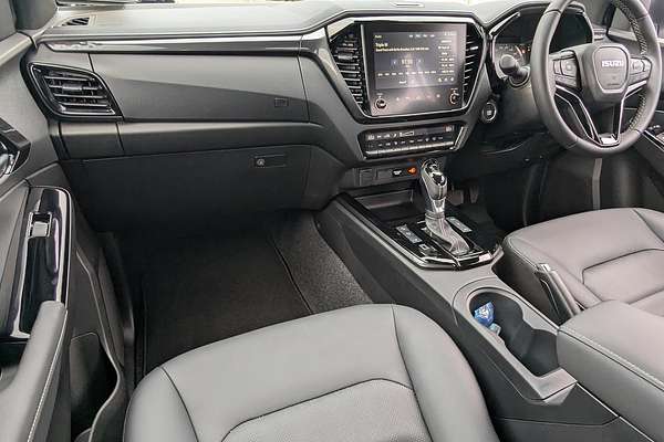 2025 Isuzu D-MAX BLADE 4X4