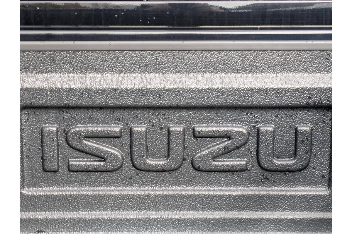 2025 Isuzu D-MAX BLADE 4X4