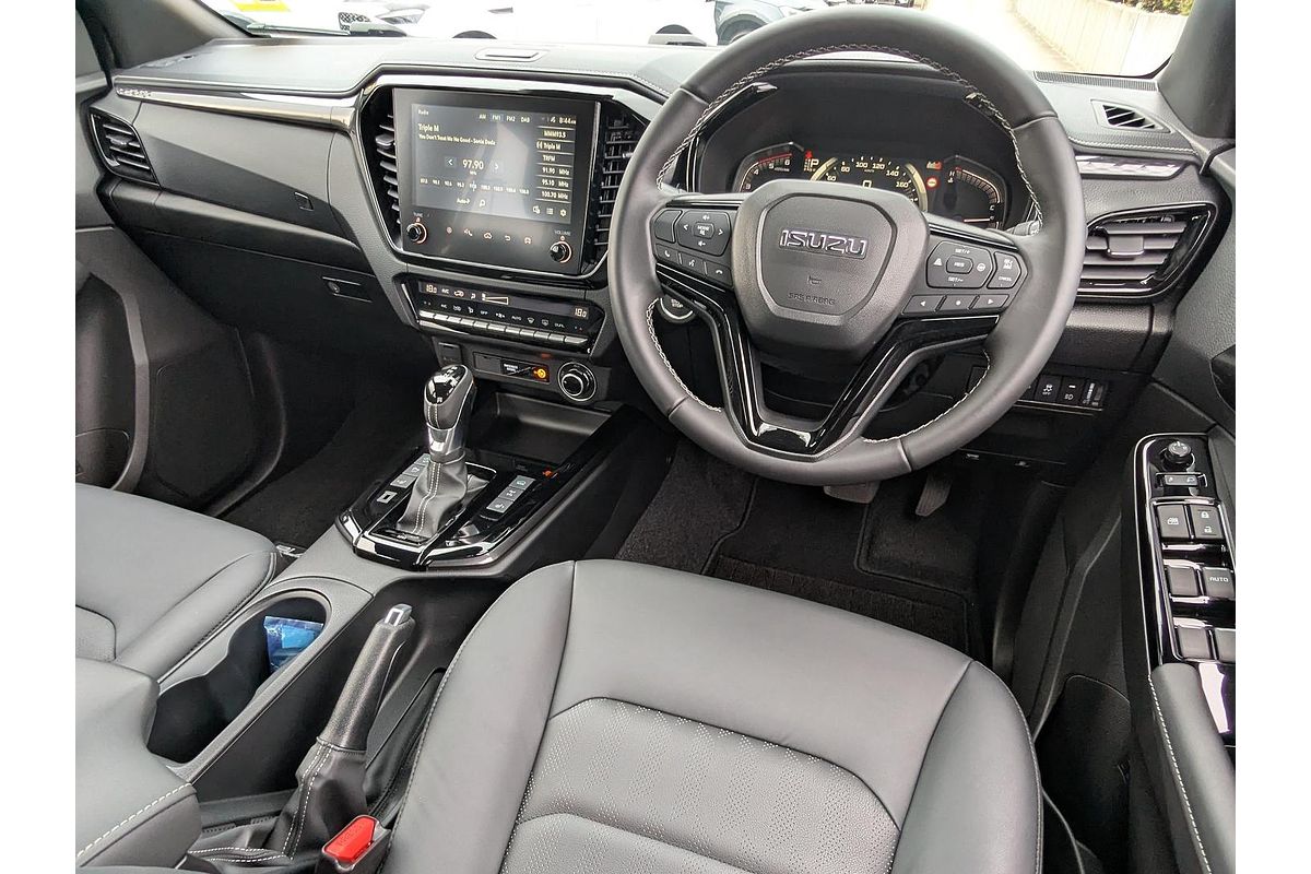 2025 Isuzu D-MAX BLADE 4X4